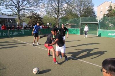 Jonny im Viertelfinalspiel zwischen "6 Guys 1 Cup" und "Dos Santos". Jonny im Viertelfinalspiel zwischen "6 Guys 1 Cup" und "Dos Santos".